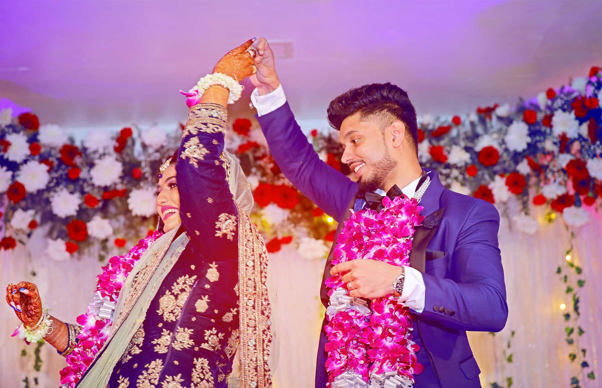 This Bride Aced The Saree Reception Look We Have Only Seen In Celebrity  Weddings! | Asian bridal dresses, Couple wedding dress, Indian bridal photos